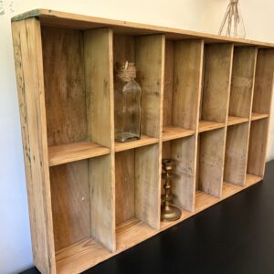 Casier ancien en bois