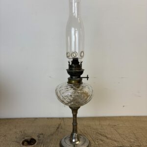Lampe à pétrole ancienne