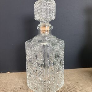 Carafe en verre taillé