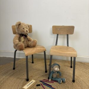 Chaise d'école pour enfant