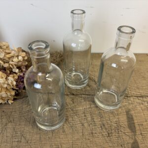 Trio de bouteilles décoratives